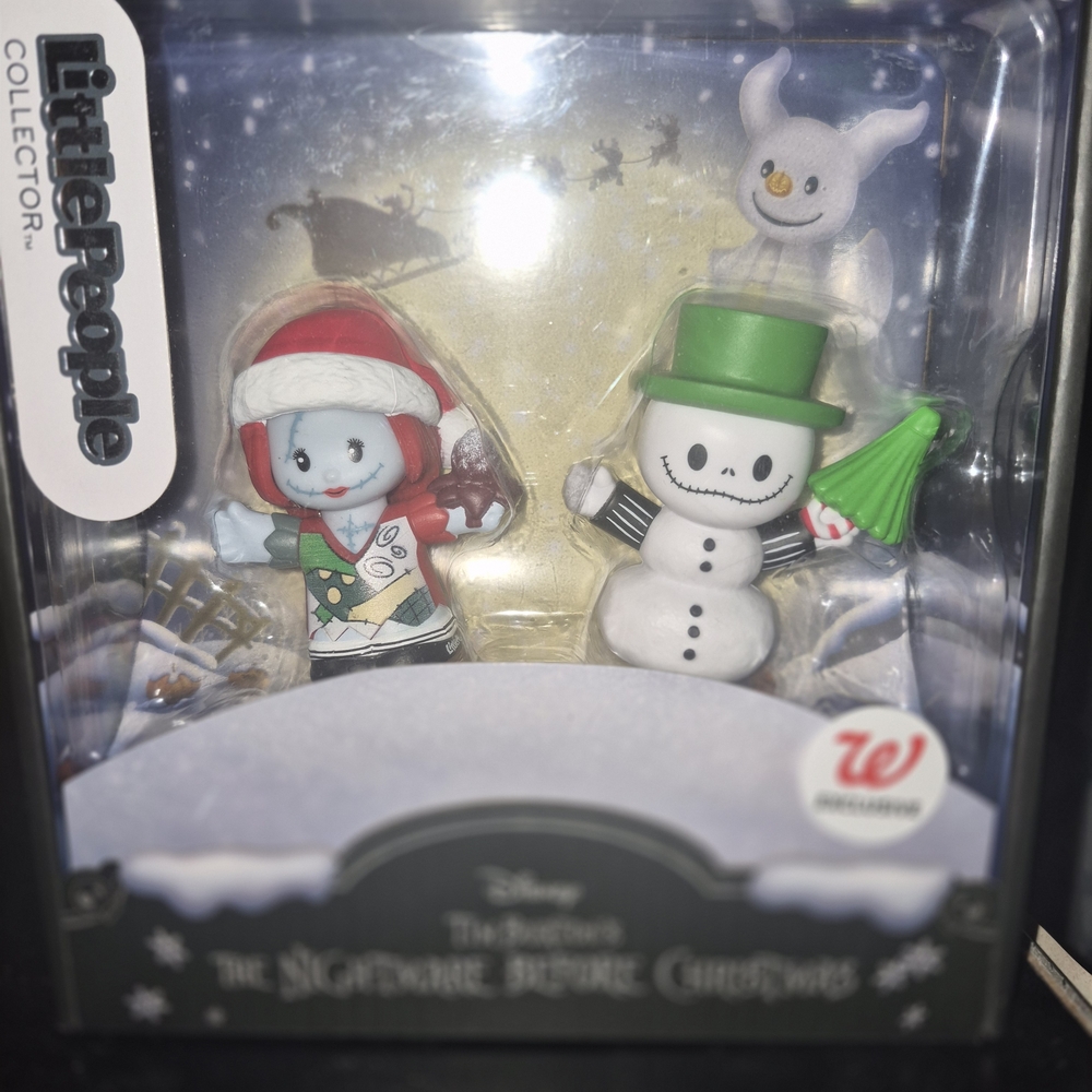 Disney The Nightmare Before Christmas Collector Set - Red, Green, White